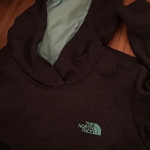 NWOT North Face sweatshirt
